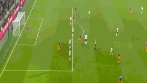 “莱奥：扎切罗尼视角下的脆弱天才，米兰球员压力应对法则”